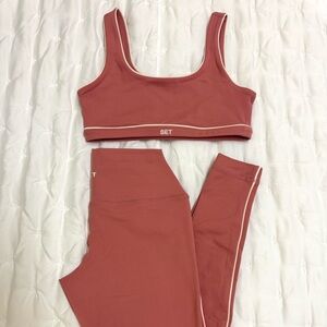 SET Active Formcloud Parke Pipe U Bra & Pipe High-Rise Leggings